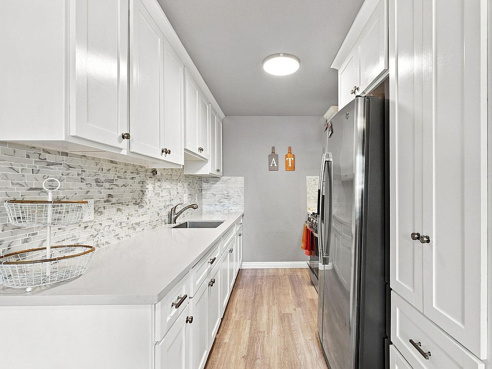 1st image of 2300 Nebula St