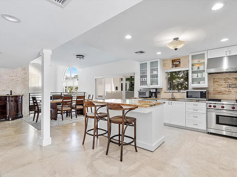 1421 Ponce De Leon Dr — Photo 10