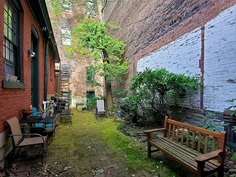 1239 Buena Vista St #2 — Photo 18