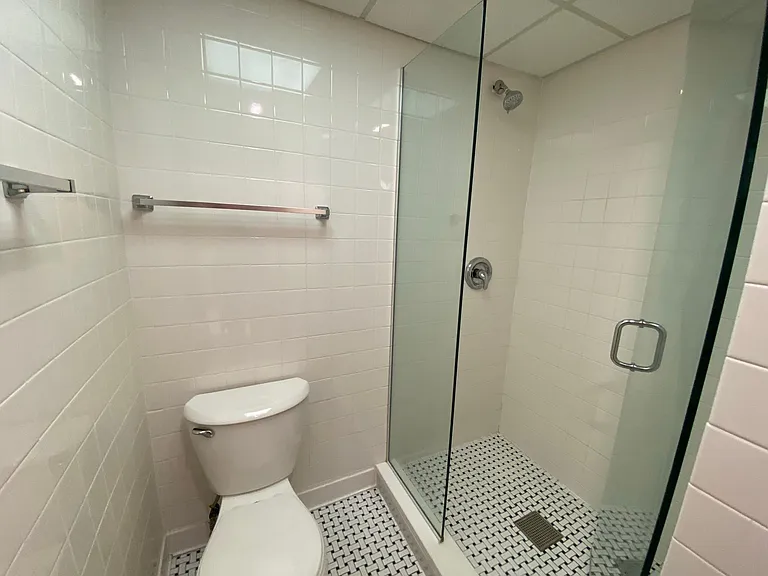 620 W Belmont — Photo 18