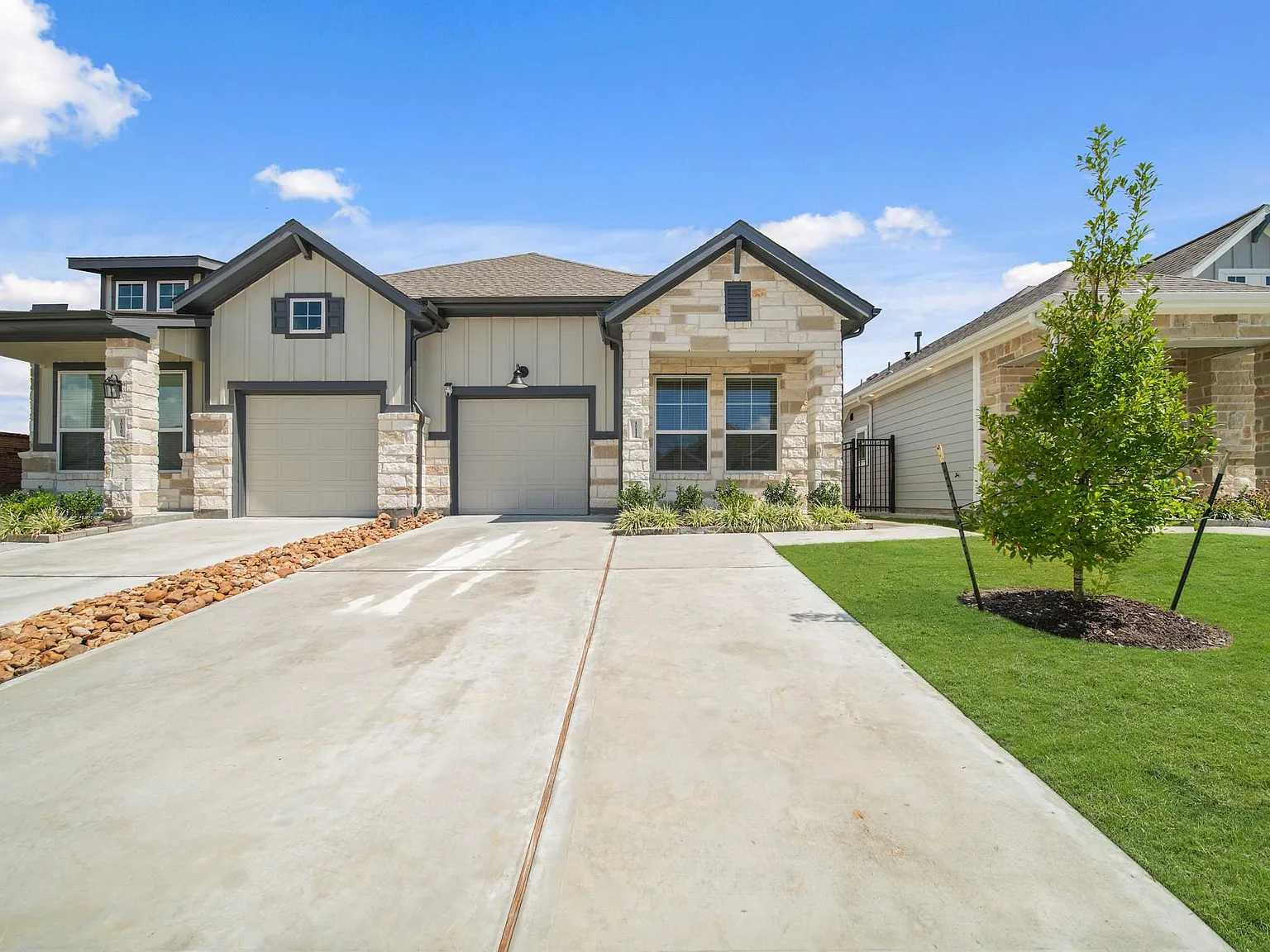 3 bed, 2.0 bath, 1461 sqft, $2,500 — Photo 3