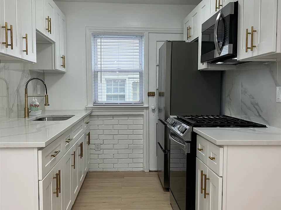 30 Kelly Pkwy #1