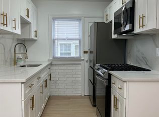 30 Kelly Pkwy #1, Bayonne, NJ 07002