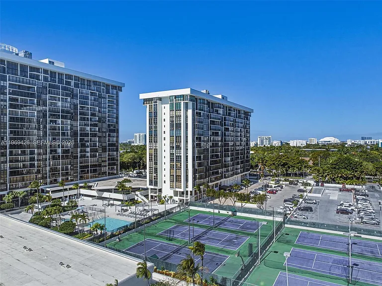 1915 Brickell Ave #1407 — Photo 38