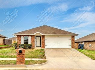 9905 Summerhill Ln, Yukon, OK 73099