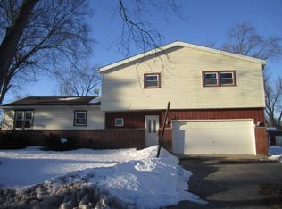 1409 Walnut Dr, Round Lake Beach, IL