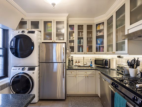5th image of 95 Lexington Ave APT 4K