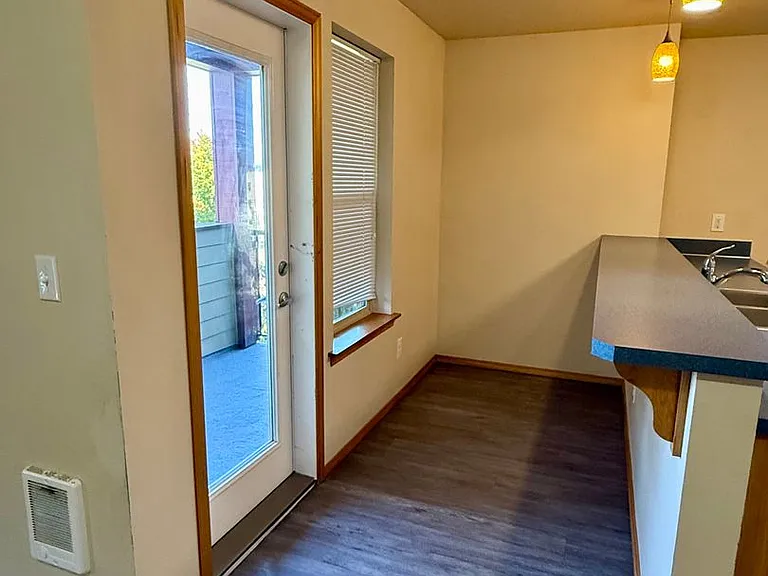 1016 N Garden St — Photo 38