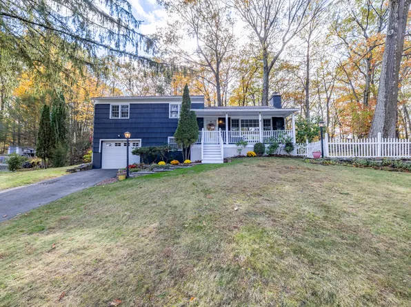 32 Dana Road, Danbury, CT 06811