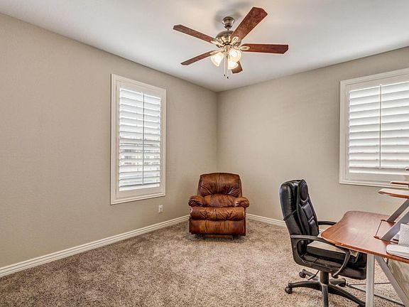 4th image of 2713 E Daniel Dr