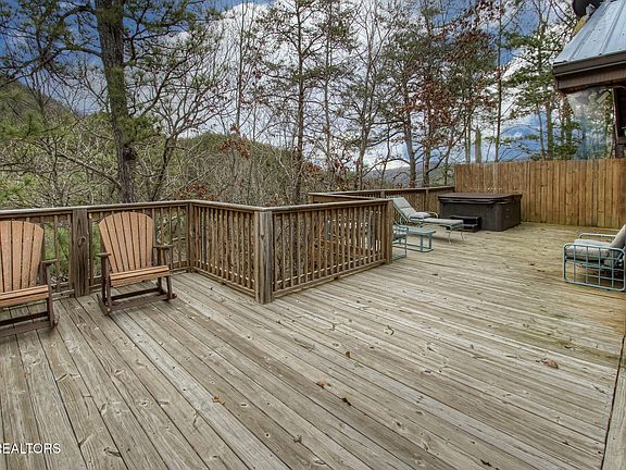 5th image of 3049 Patty View Way