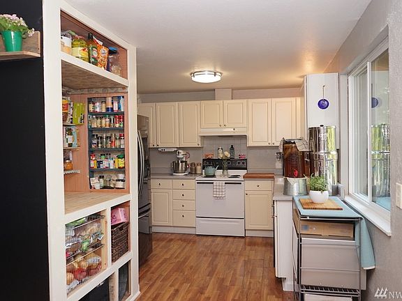 5th image of 6250 Alder Glen Dr SE