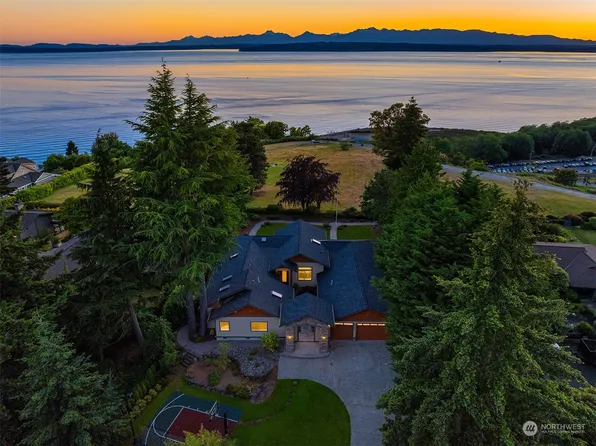 18455 17th Avenue NW, Shoreline, WA 98177