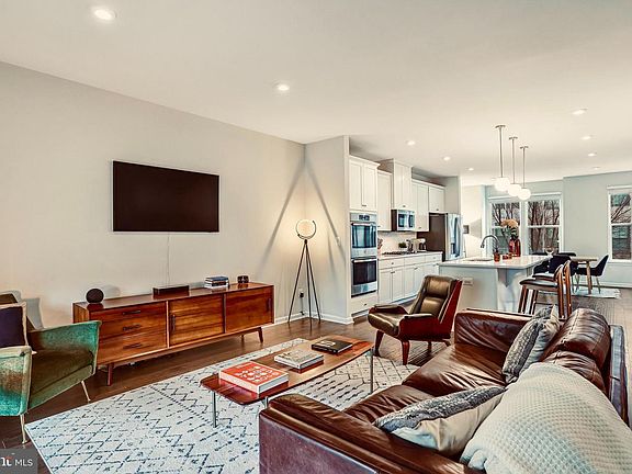 3rd image of 22317 Seabring Ter