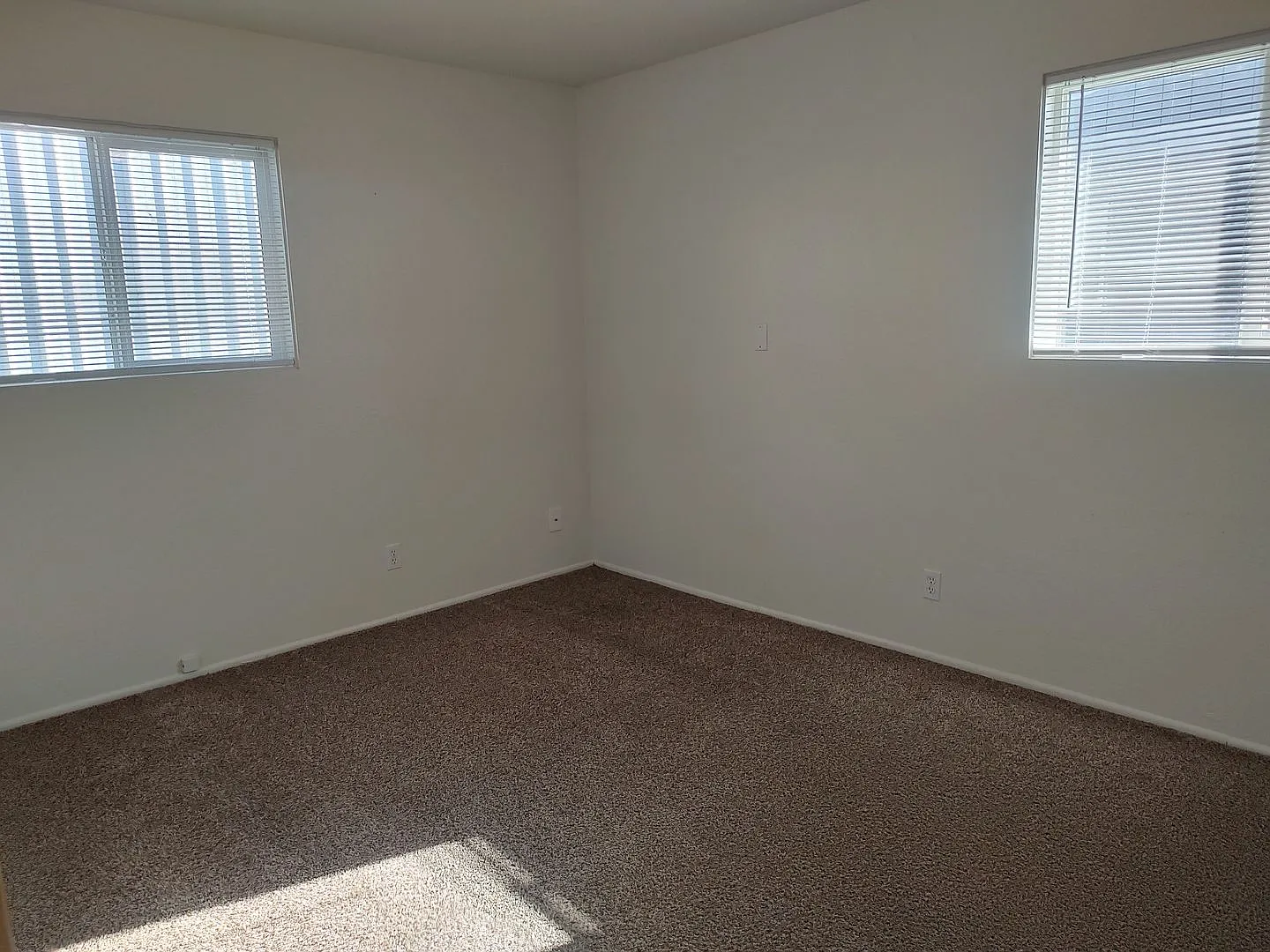 415 Bryden Ave — Photo 4