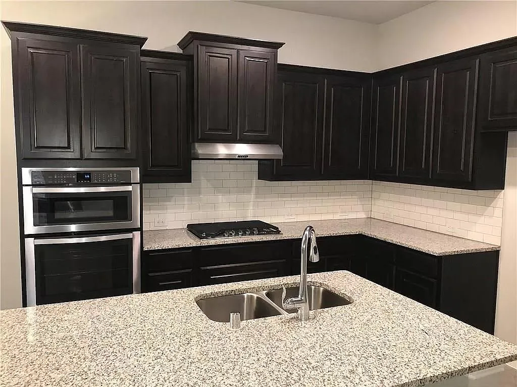 3 bed, 1806 sqft, $2,750 — Photo 3