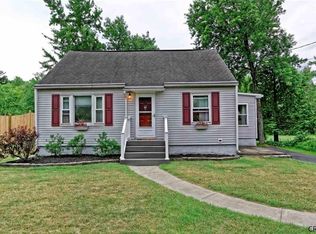 152 Guideboard Rd, Waterford, NY 12188