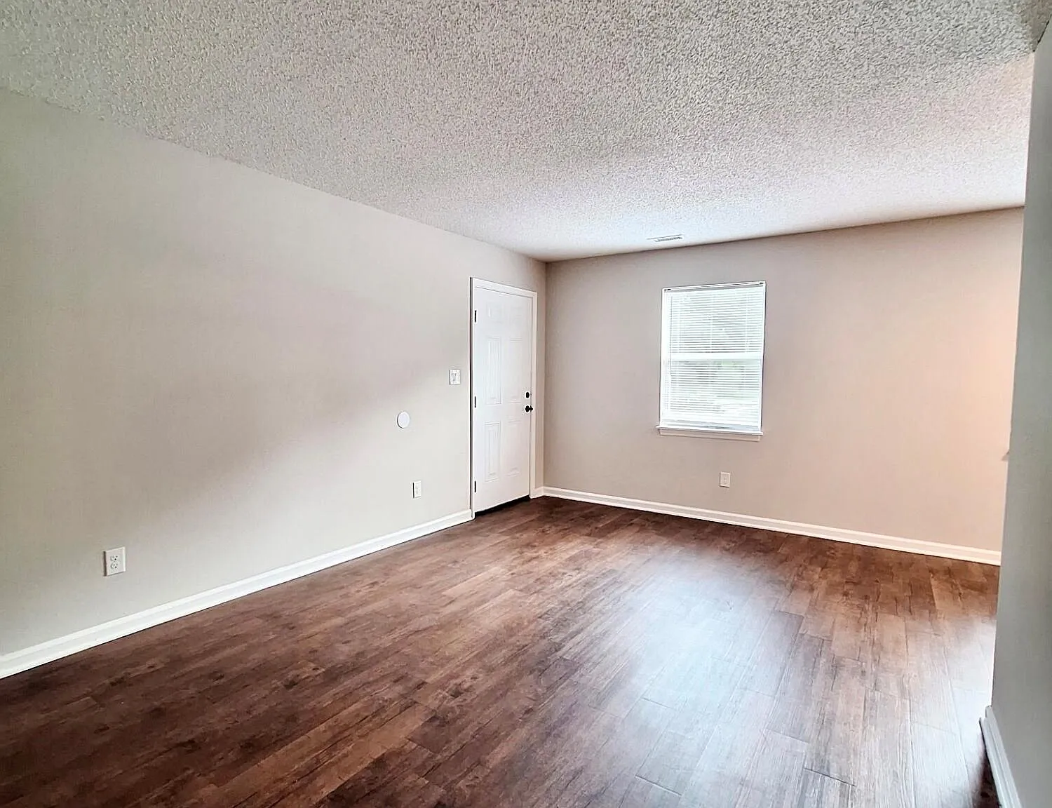 1 bed, 1.0 bath, $750 — Photo 3