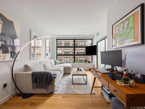 547 West 47th Street image 5 of 29