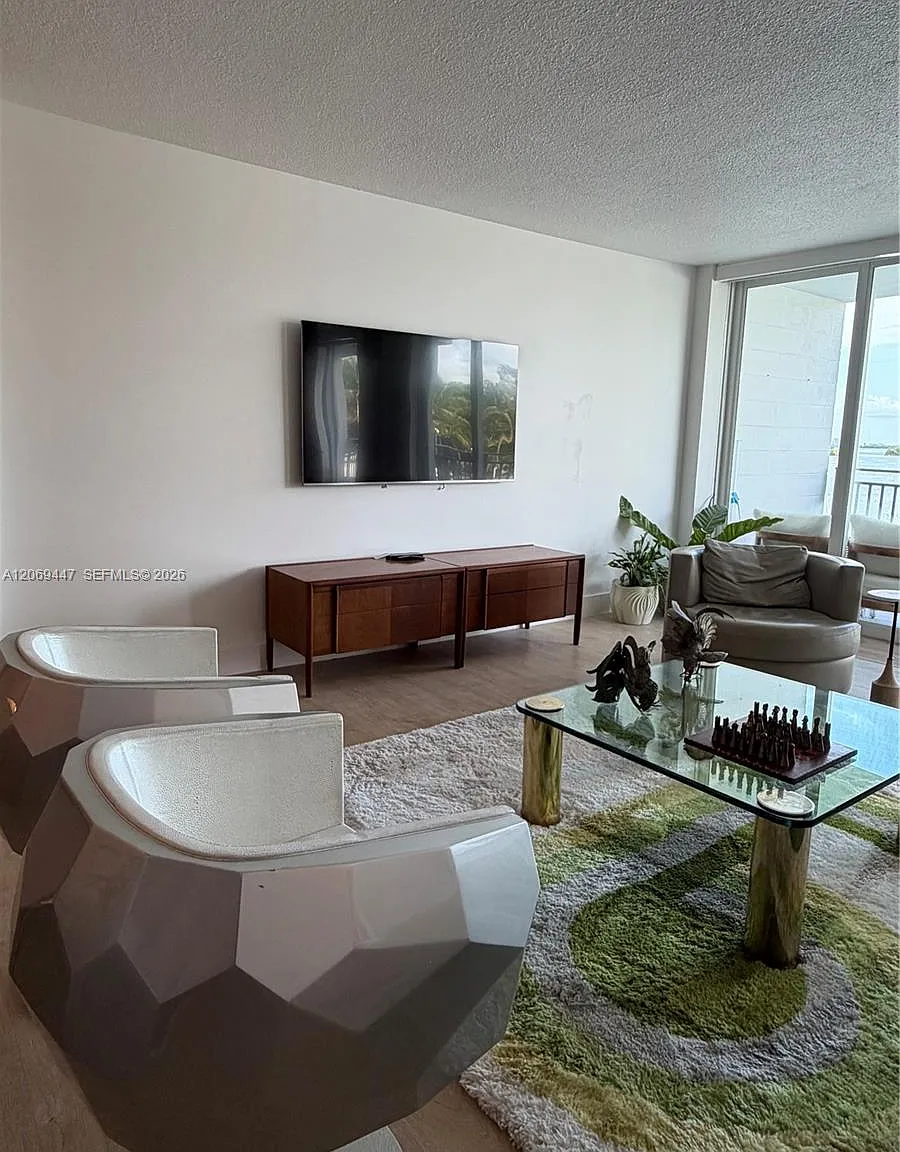 Palm Bay Condominium — Photo 4