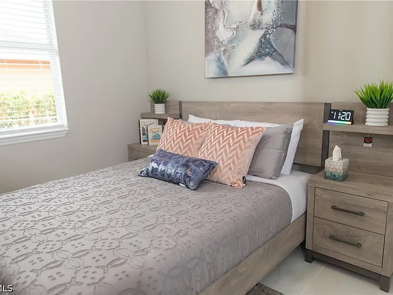 1228 Chrisholm St — Photo 9