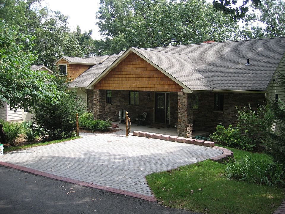 Front with paving stone