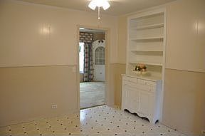5th image of 1611 S Wall Ave