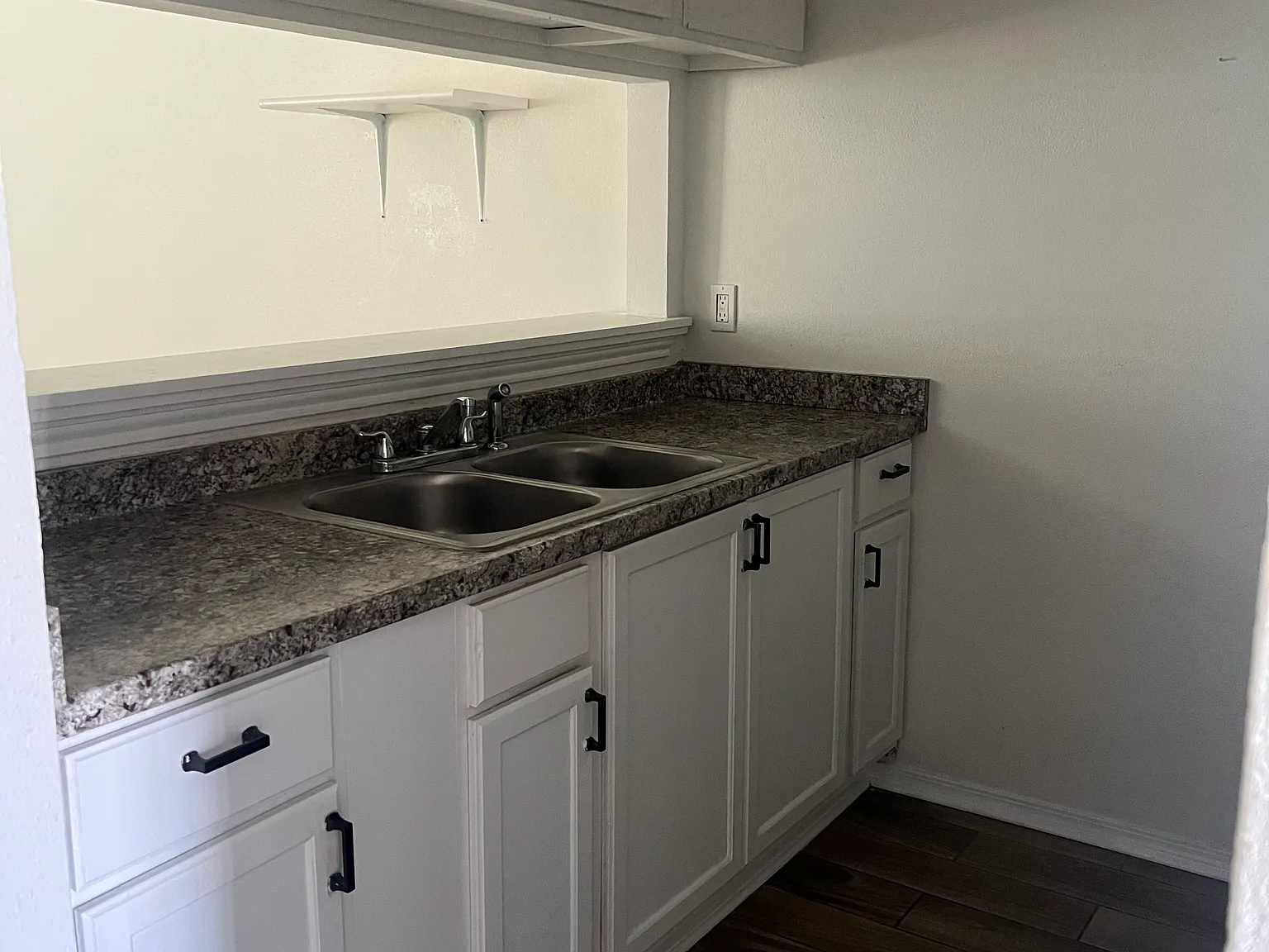 2 bed, 1.5 bath, $1,325 — Photo 3