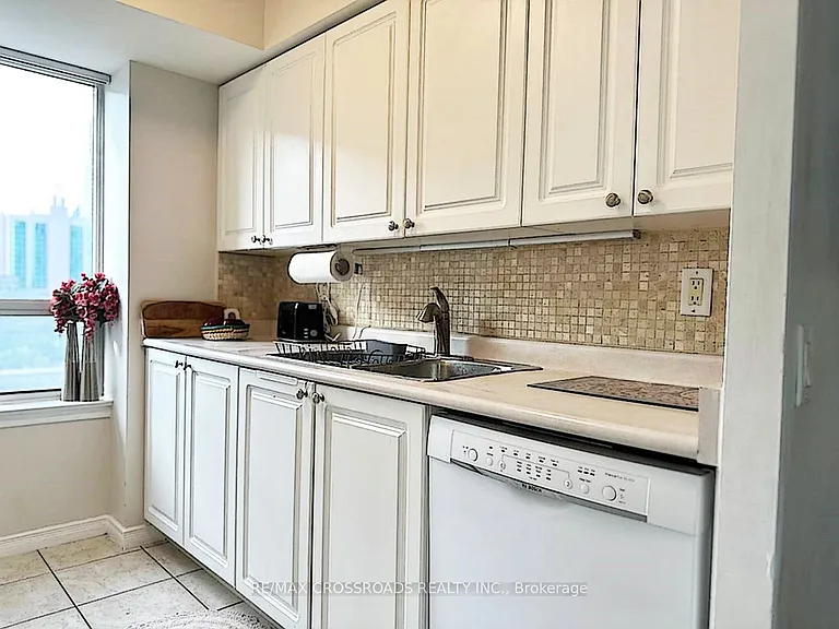 155 Beecroft Rd #906 — Photo 17