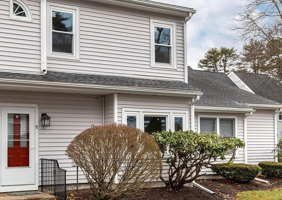 1st image of 15 Whittier Ln