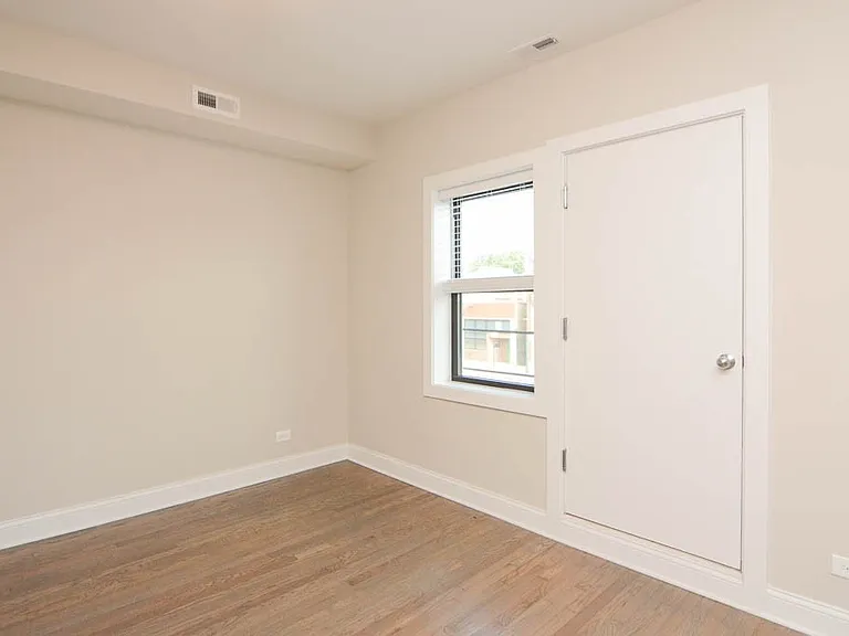 3407 W Fullerton Ave #D3 — Photo 7