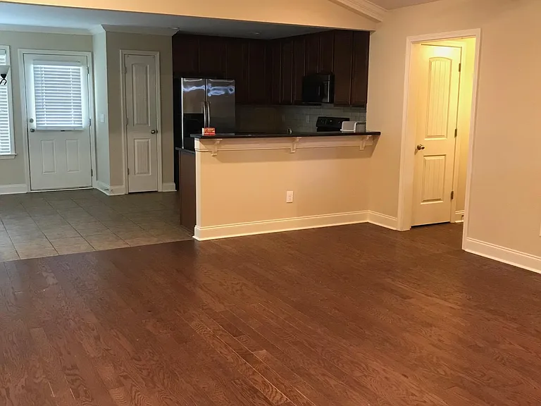 2418 Churchill Cir — Photo 4
