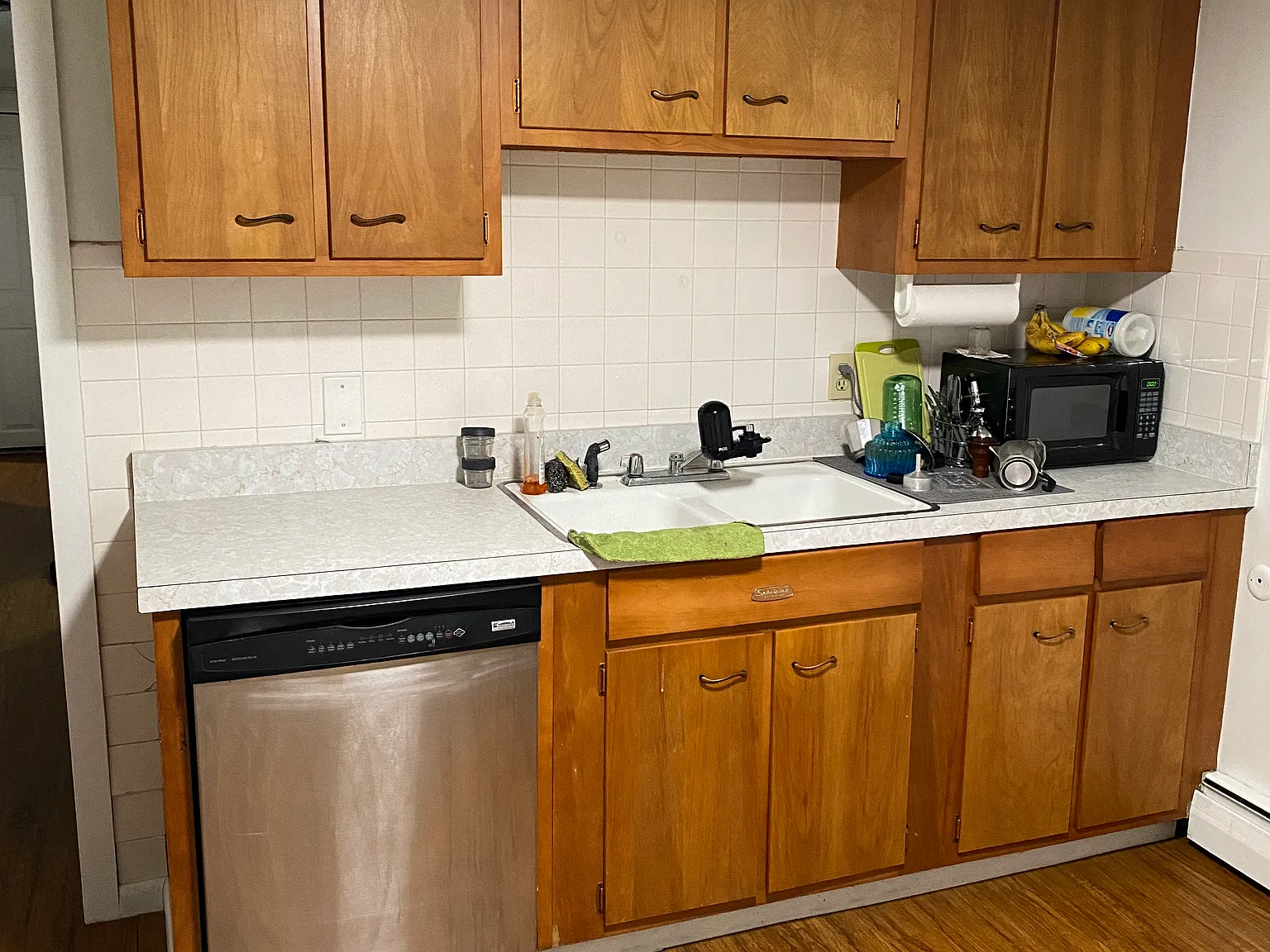 2 bed, 1000 sqft, $1,300 — Photo 2