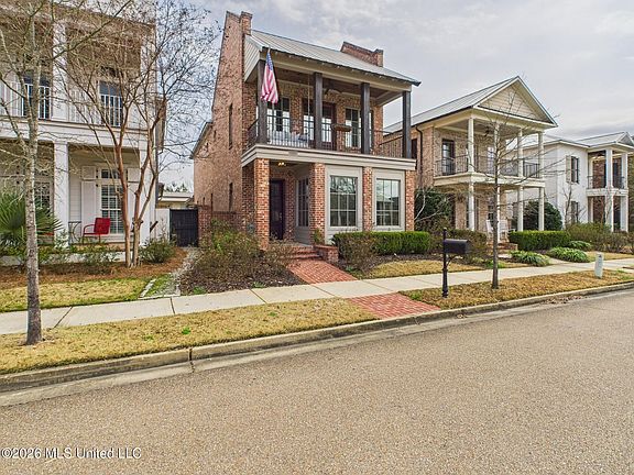 3rd image of 310 Eastpark St