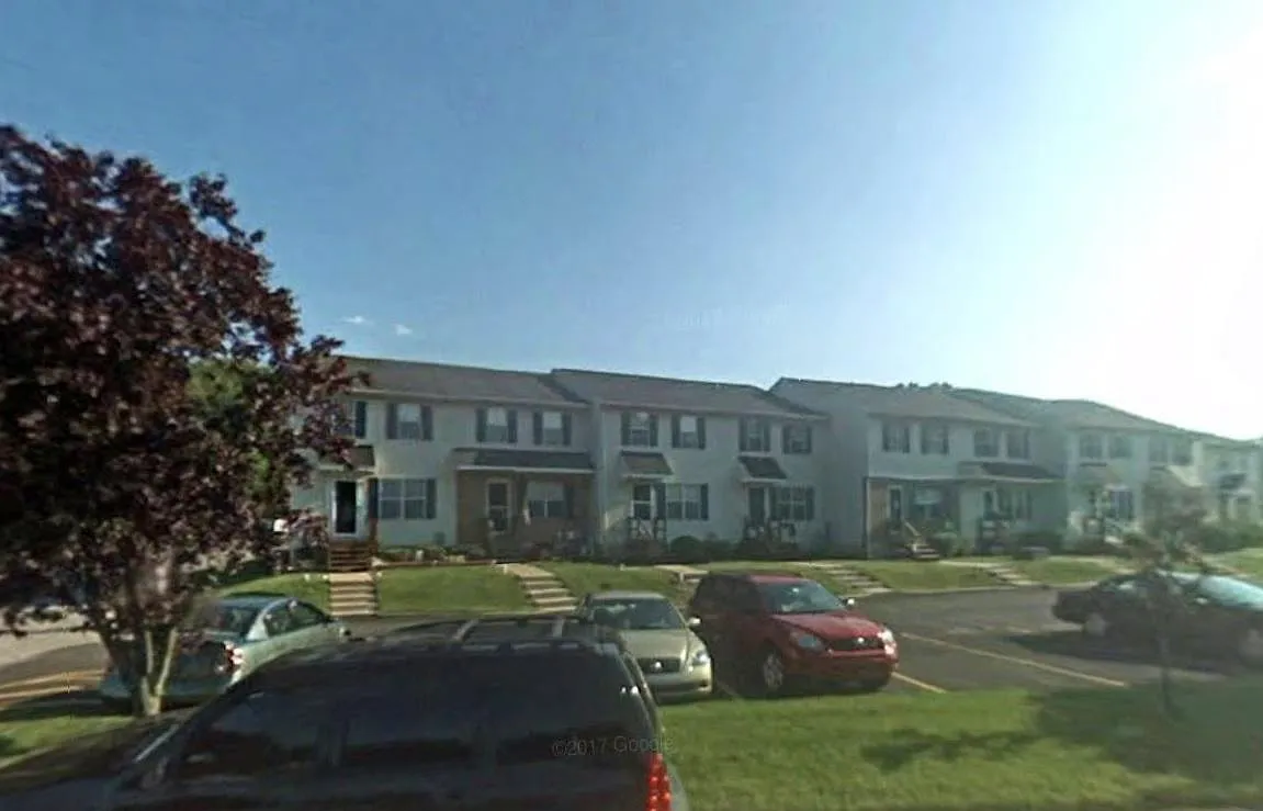 2 bed, 2.5 bath, 1230 sqft, $1,588 — Photo 1