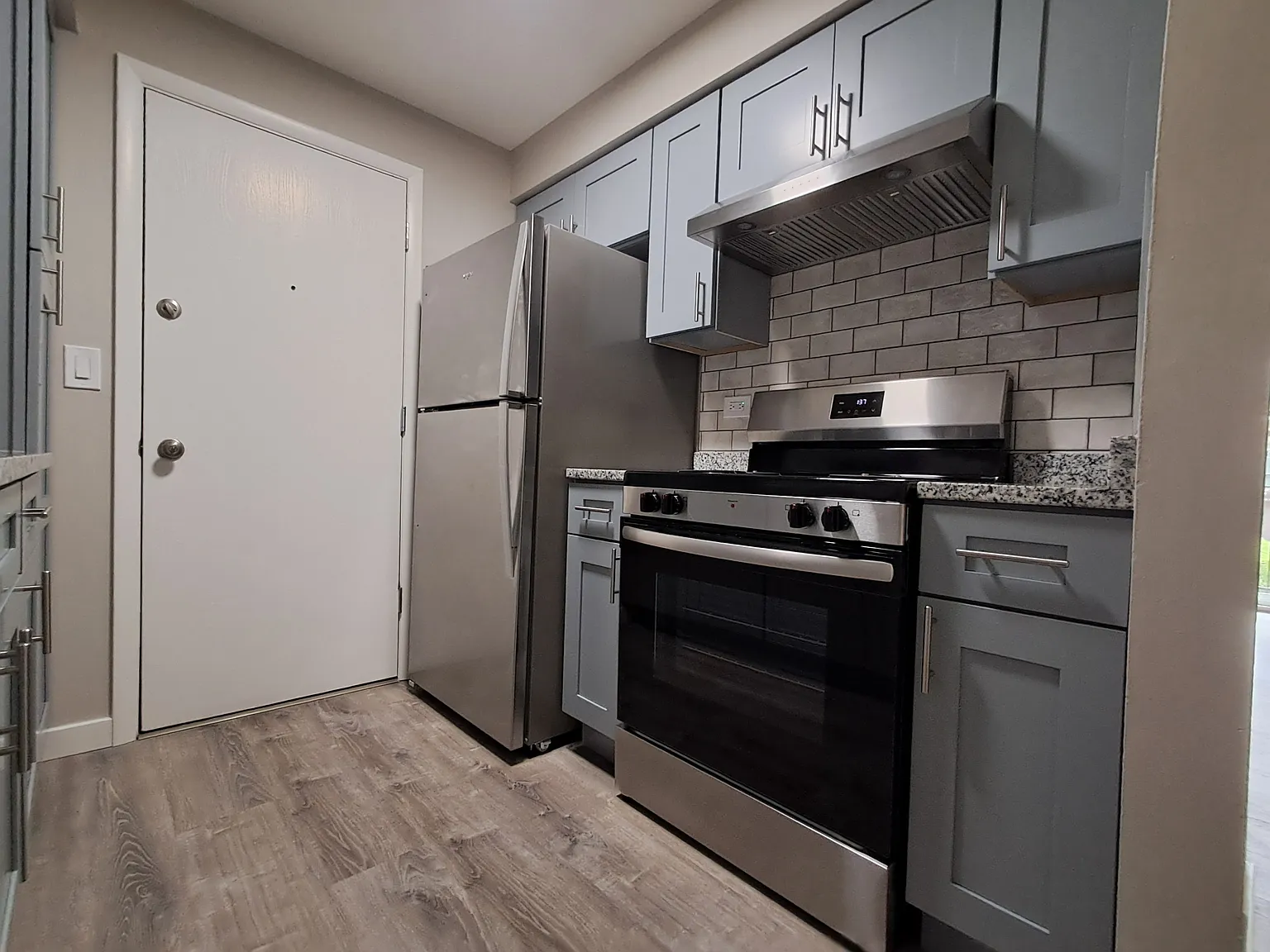 1 bed, 695 sqft, $1,600 — Photo 2