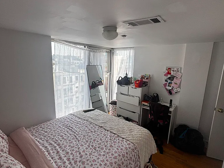 141 Dupont St #4B — Photo 7