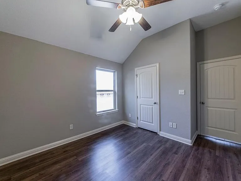 721 Smyth St — Photo 12