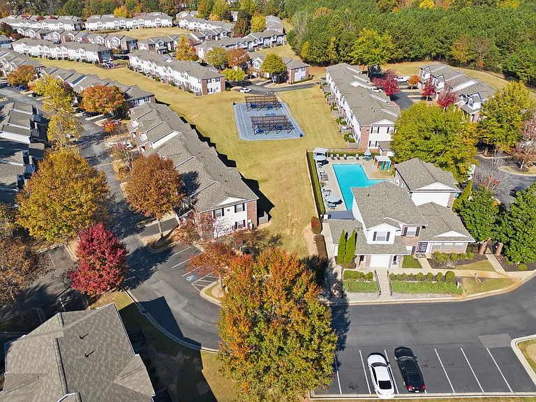 Battle Creek Village Townhomes — Photo 41