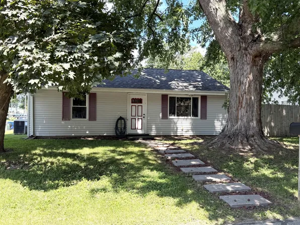 2714 W 68th St, Davenport, IA 52806