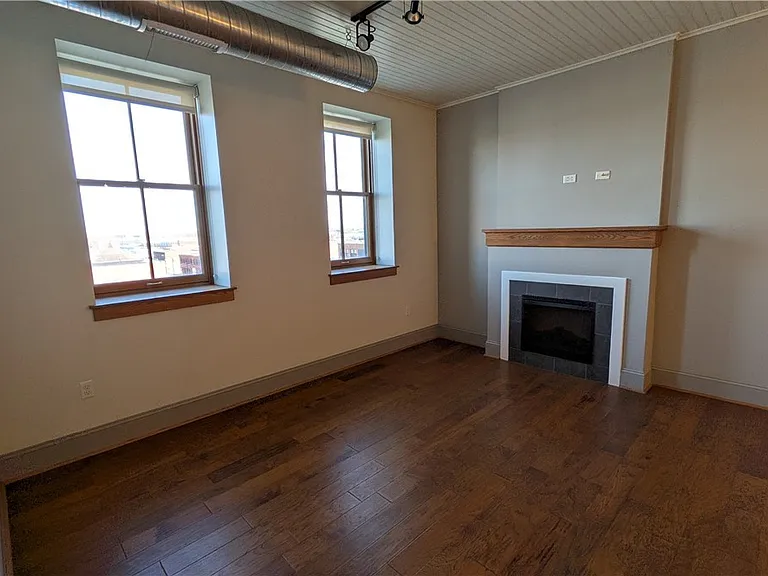 149 Swan St #404 — Photo 7