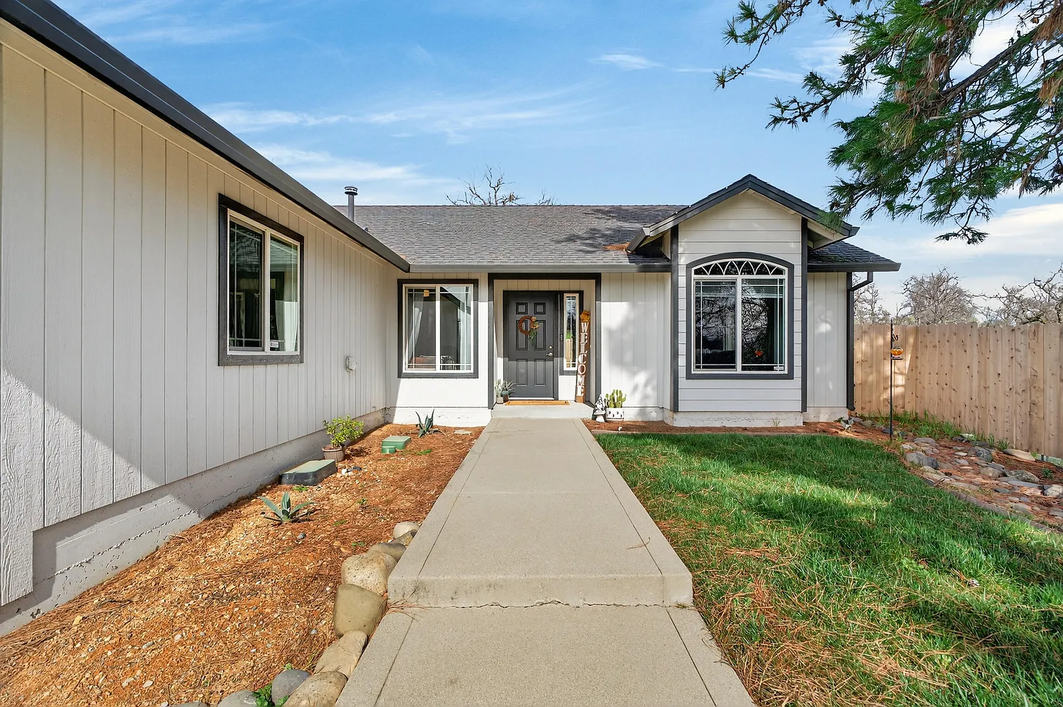 5439 Akrich St photo 1
