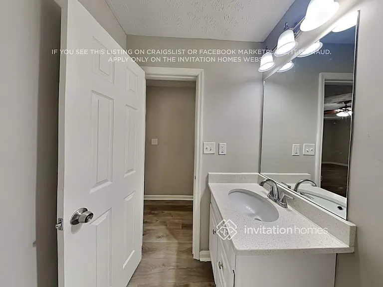 300 E Country Woods Dr — Photo 15