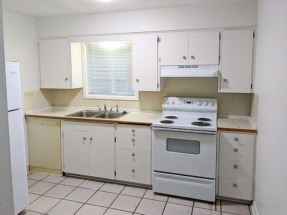4th image of 1136 Fairmount Ave S #1