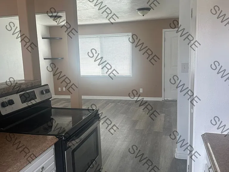 3280 Roosevelt Way #B — Photo 8