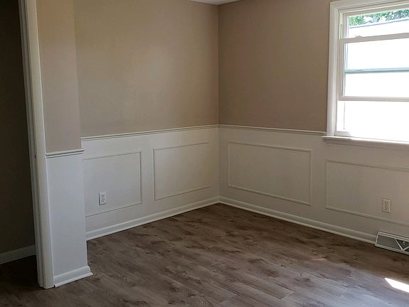 3rd image of 4645 Seneca St #1