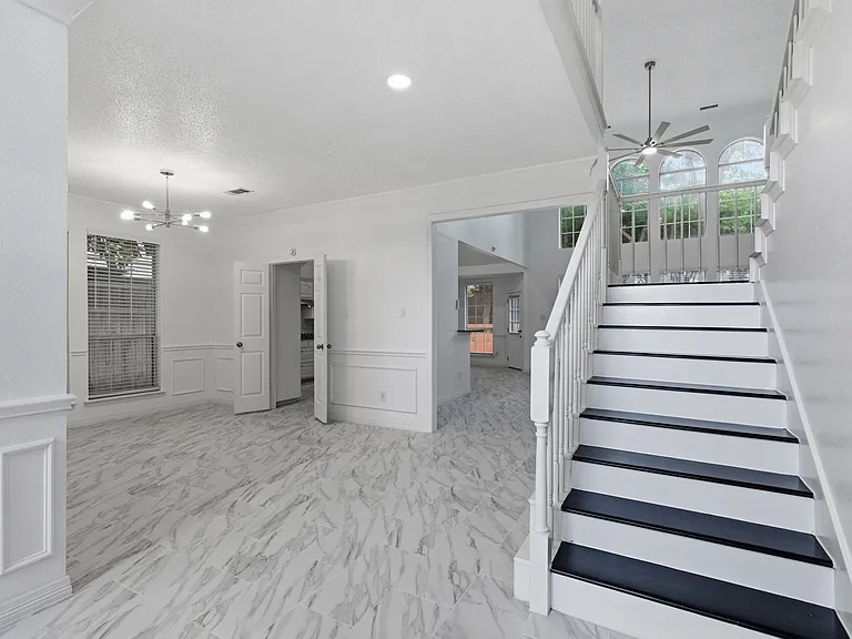 305 W Mill Valley Dr — Photo 3