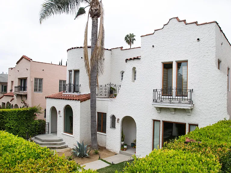 1023 N La Jolla Ave — Photo 2