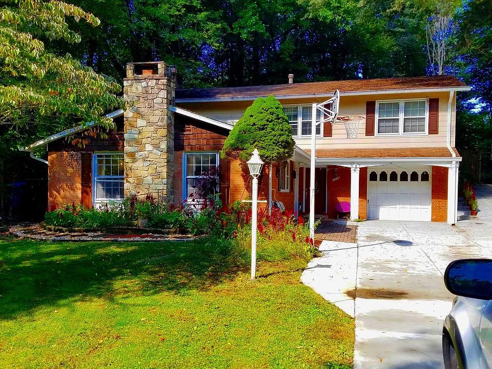 1st image of 3220 Amberley Ln
