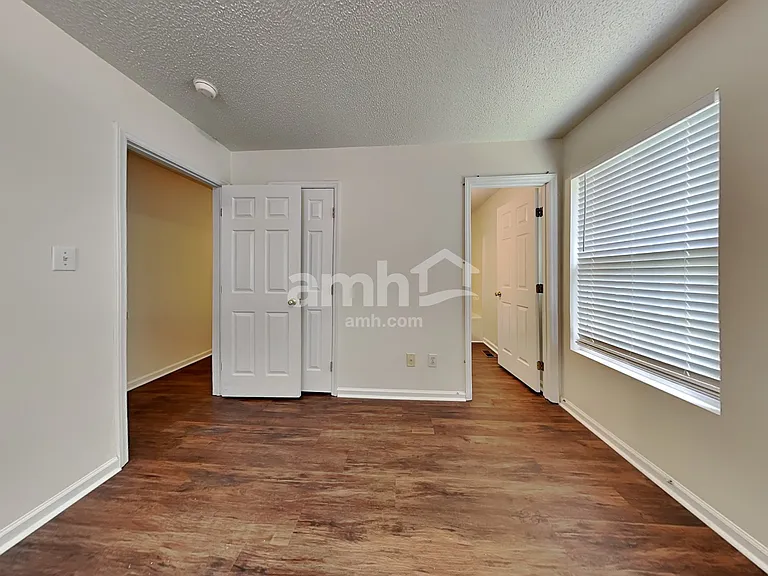 221 Dogwood Ave — Photo 6